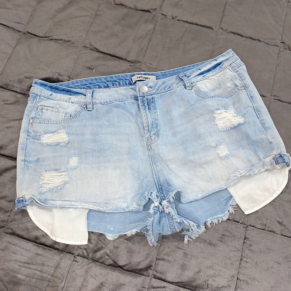 💠 light wash ripped shorts 💠 - Picture 1 of 4